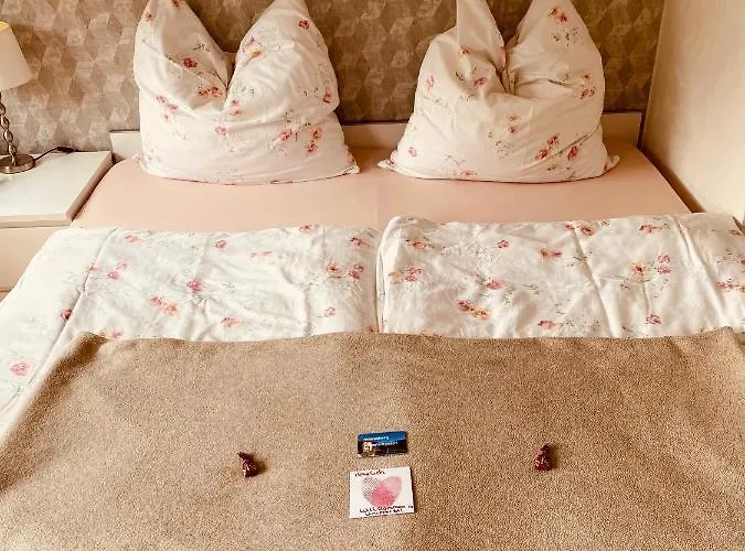 Daire Ronsdorf Elias Eller *